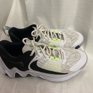 🎆EUC Mens Nike Giannis Immortality 2 Basketball Shoes Size 9.5 Men's🎆